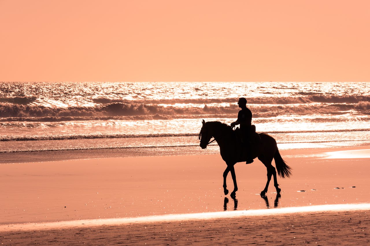 A caballo. En Zahara de los Atunes