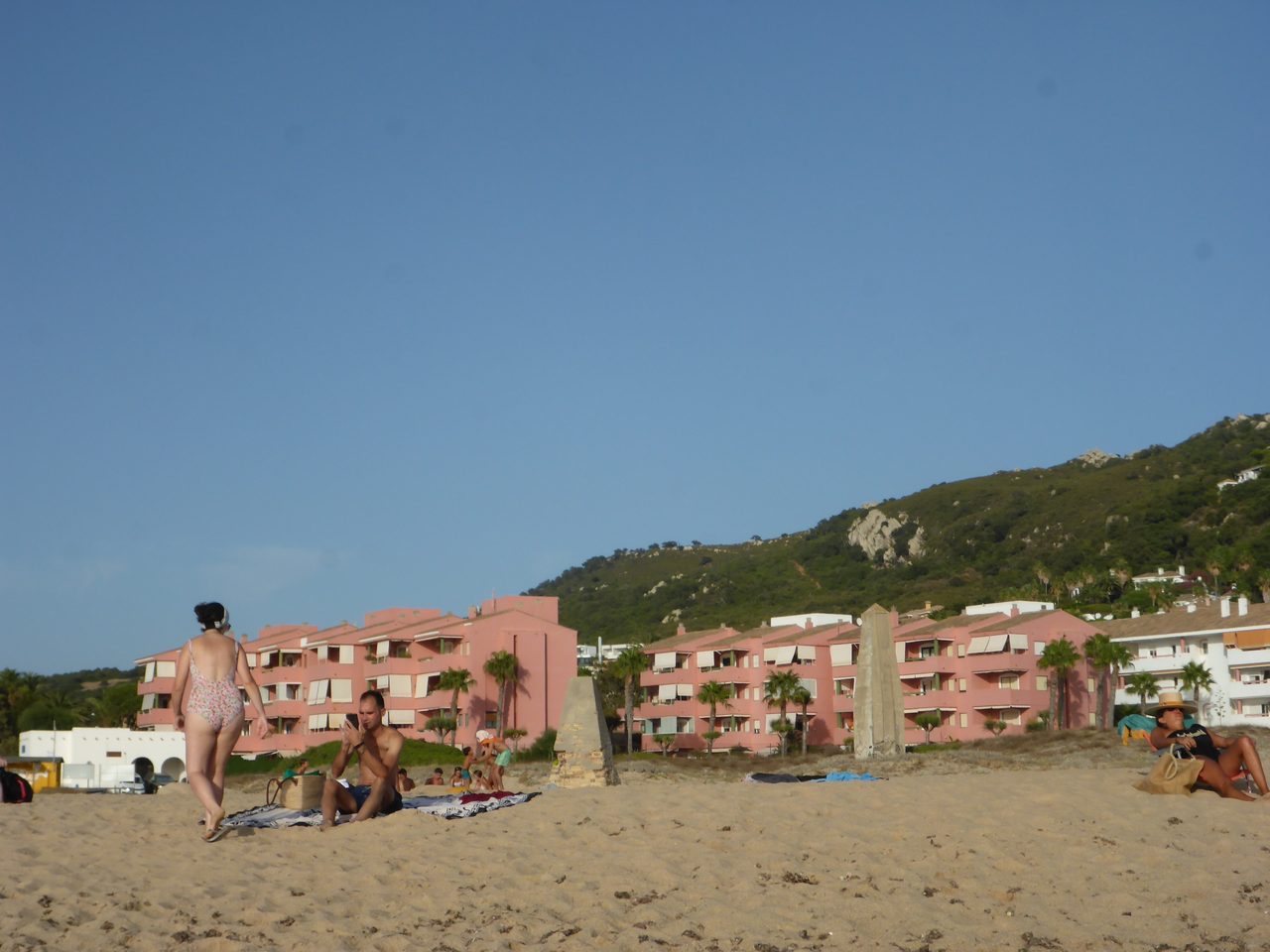 Urbanización Atlanterra desde la playa Atlanterra (Zahara de los Atunes, España)