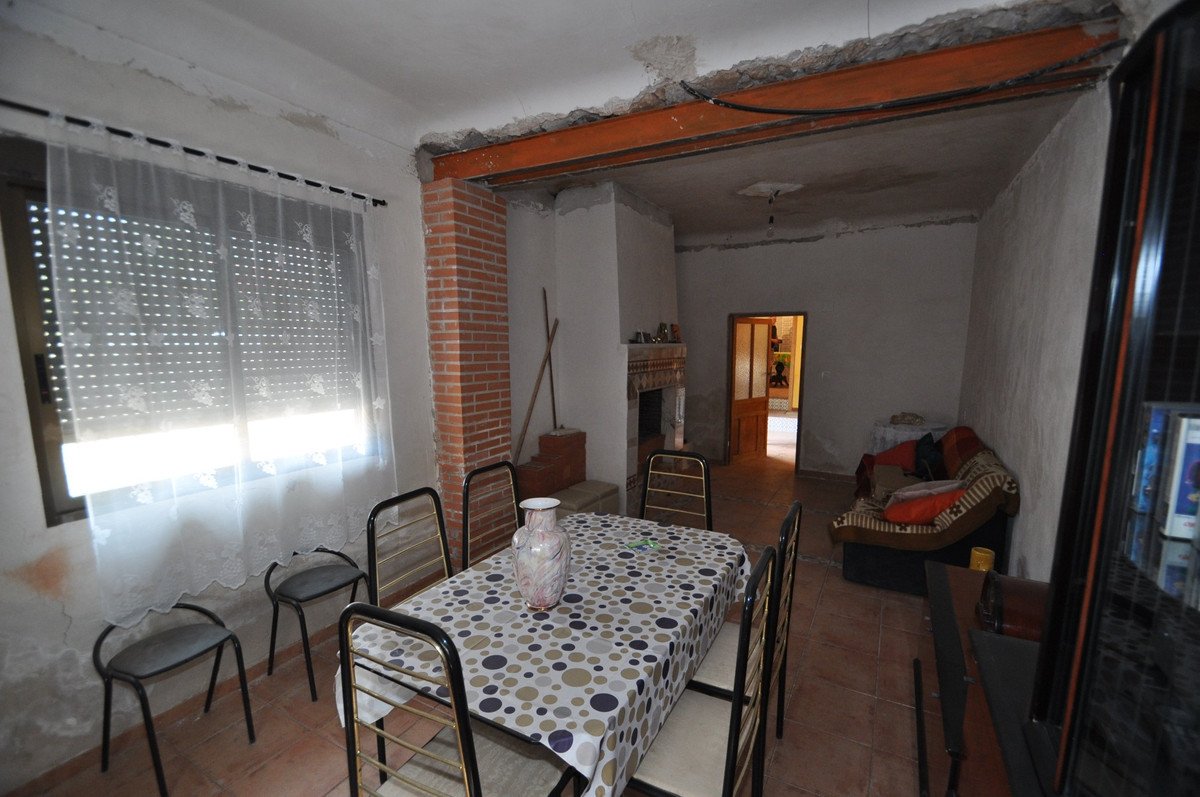 4 Bed Rijtjeshuis in Abanilla in Abanilla, 