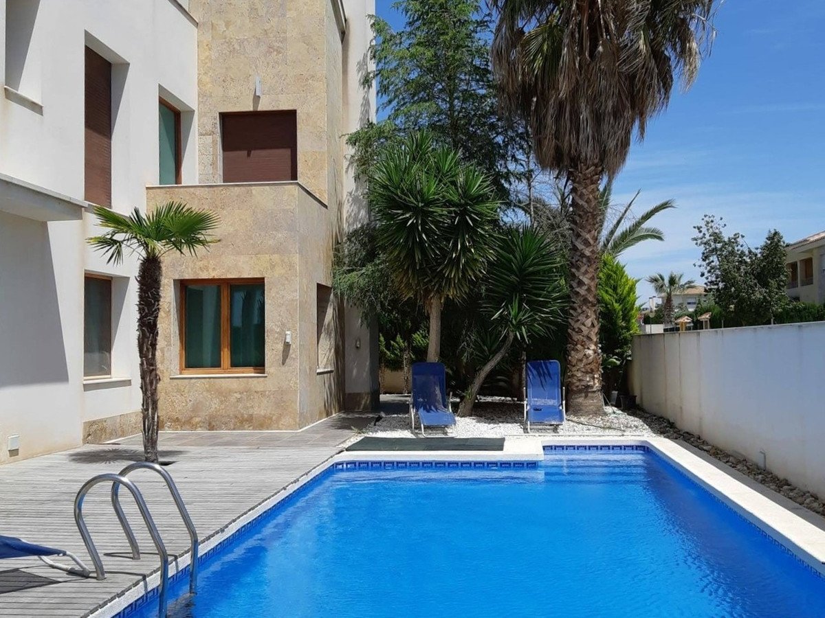 5 Bed Vrijstaande Villa in Huércal-Overa in Huércal-Overa, Vrijstaande Villa