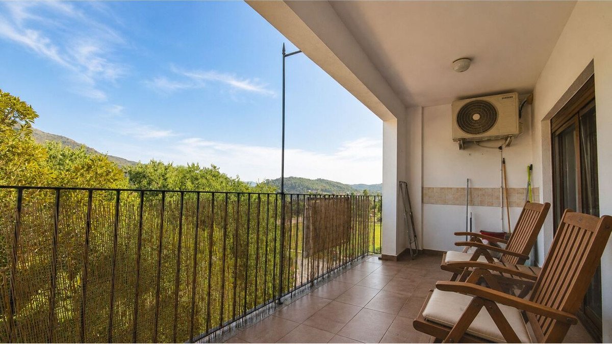 2 Bed Middle Floor Apartment in Jalon in Jalon, Apartment