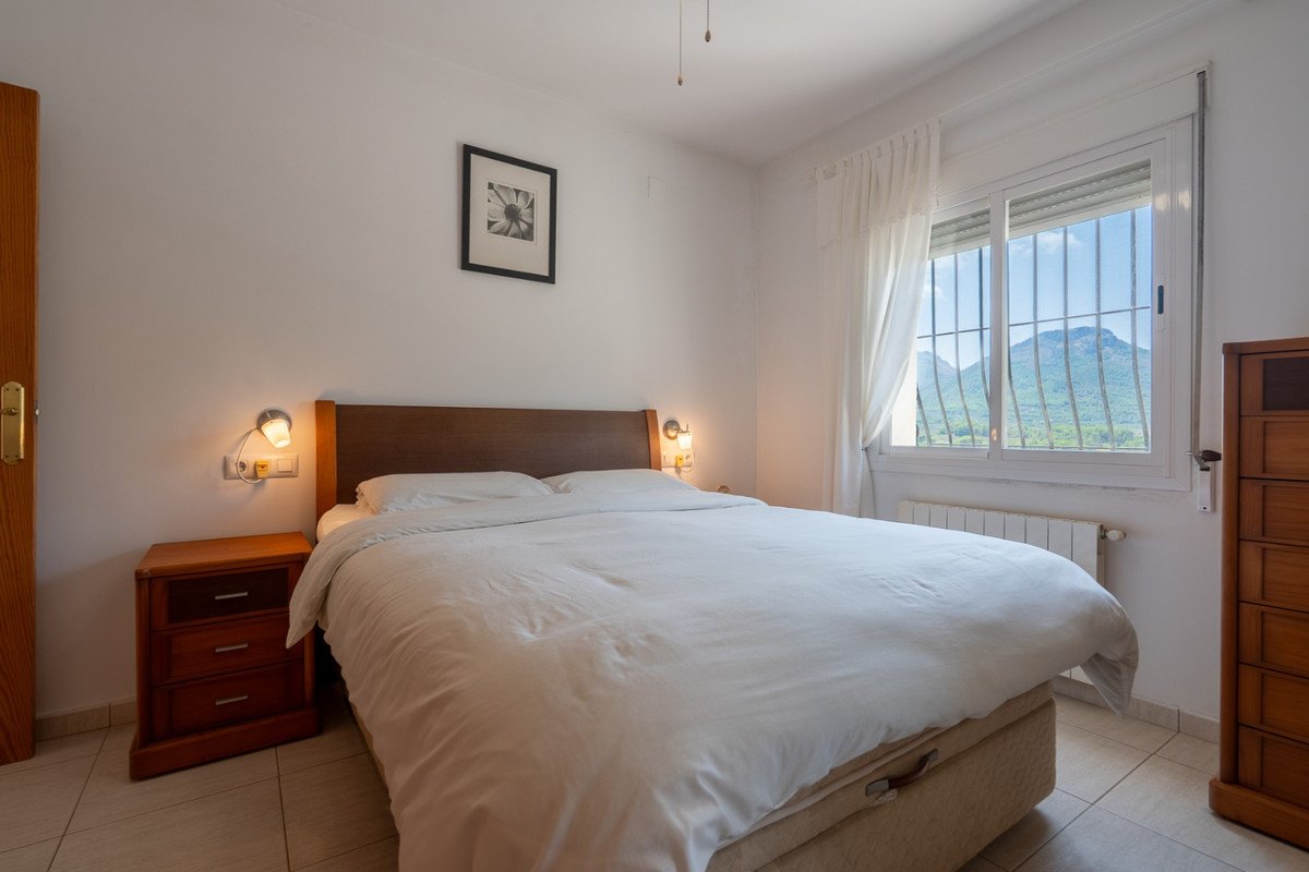 5 Bed Detached Villa in Jalon in Jalon, Detached Villa