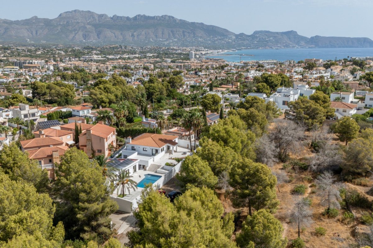 6 Bed Detached Villa in L'Albir in L'Albir, Detached Villa