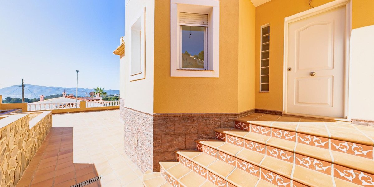 3 Bed فيلا مستقلة in L'Alfás del Pi في L'Alfás del Pi, فيلا منفصلة