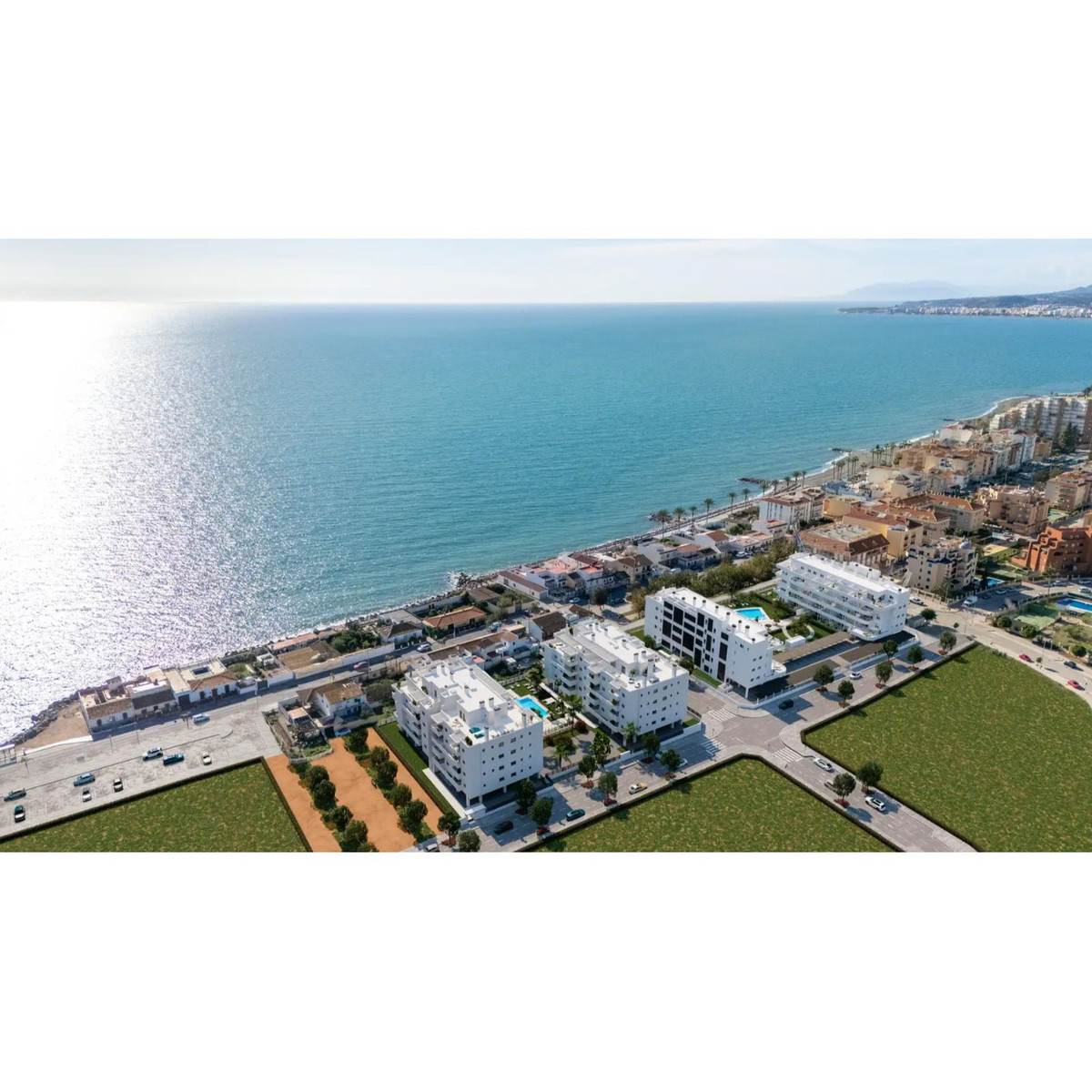 Luchtfoto van moderne appartementen aan het strand bij Horizonte 2.