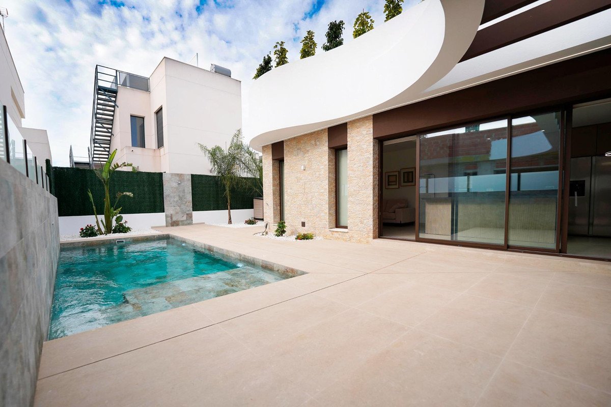 4 Bed Vrijstaande Villa in Almoradi in Almoradi, Vrijstaande Villa