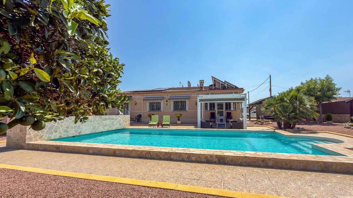 3 Bed Vrijstaande Villa in Catral in Catral, Vrijstaande villa