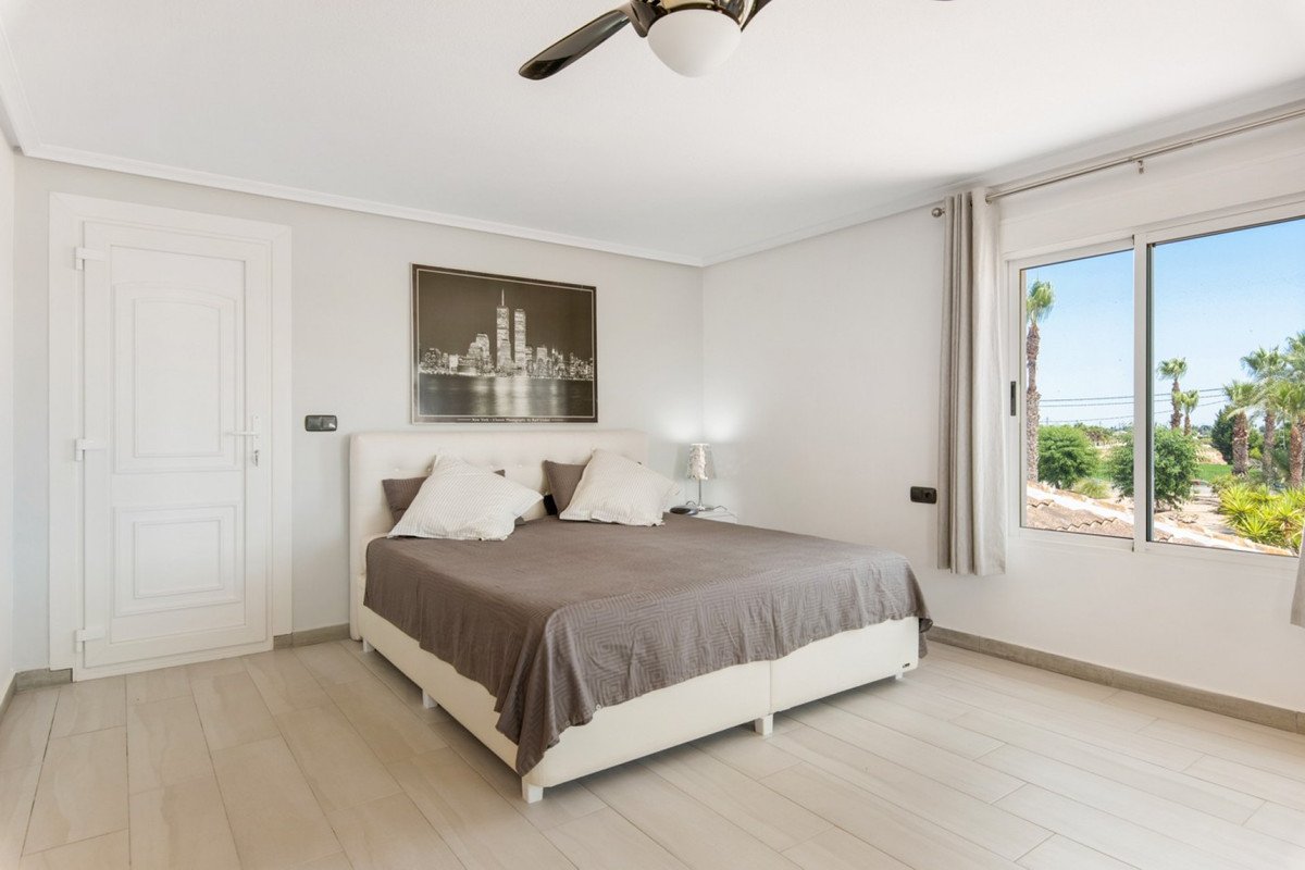 4 Bed Vrijstaande Villa in Catral in Catral, 