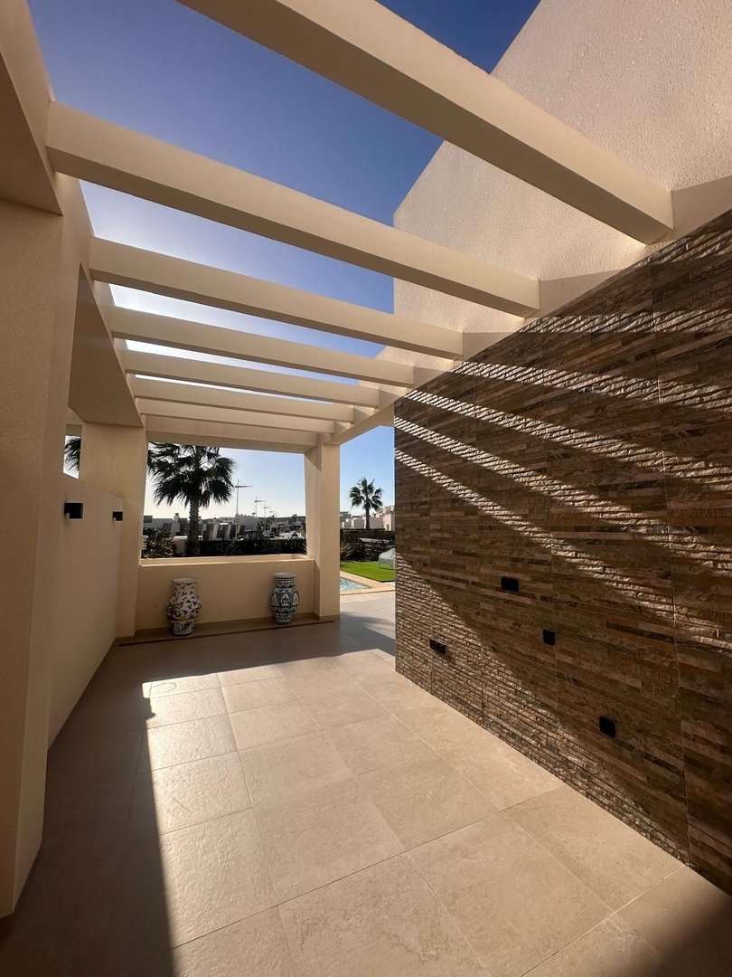 4 Bed Bungalow in Algorfa في Algorfa, فيلا