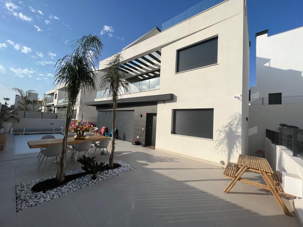 5 Bed فيلا مستقلة in La Finca Golf في La Finca Golf, فيلا مستقلة