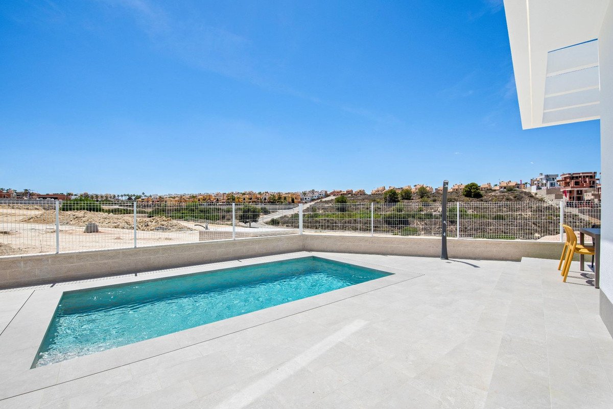 3 Bed Brīvi stāvoša villa in Algorfa rajons: Algorfa, Savrupmāja