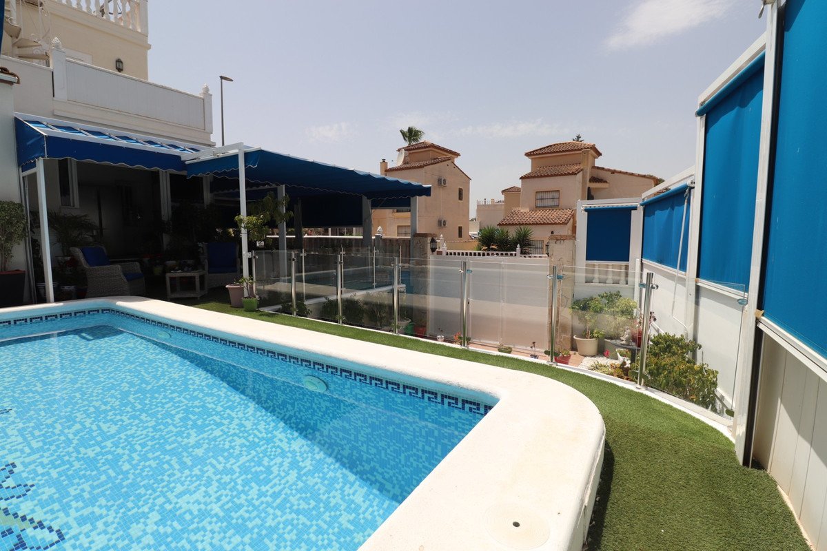 4 Bed Detached Villa in Algorfa in Algorfa, Detached Villa