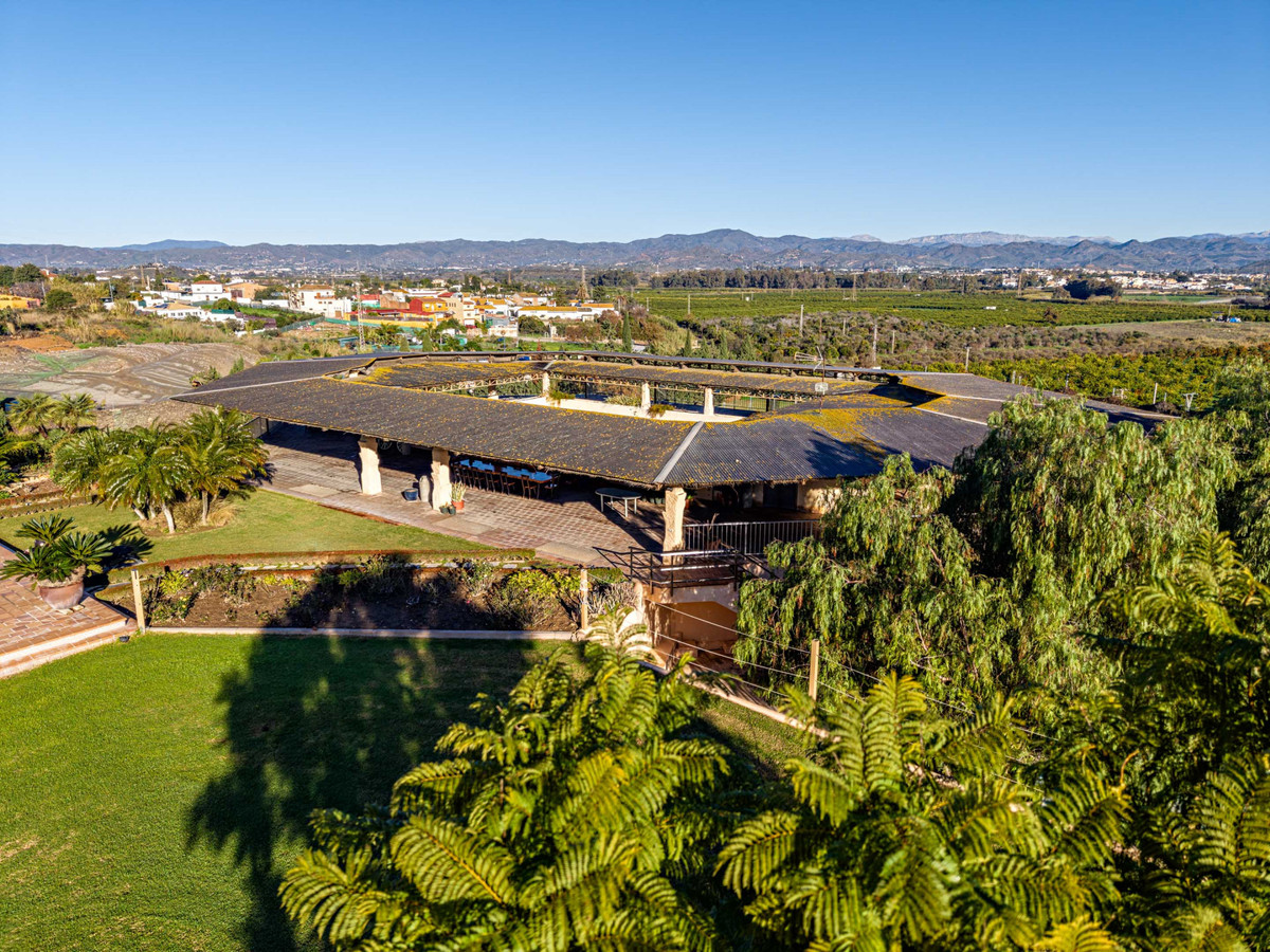 10 Bed Property in Alhaurín de la Torre in Alhaurín de la Torre — Anders