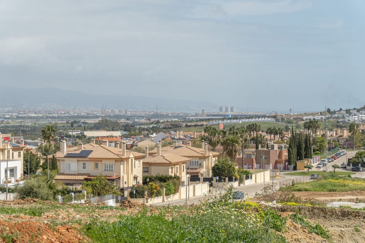 Residential Plot in Alhaurín de la Torre في Alhaurín de la Torre, قطعة أرض سكنية