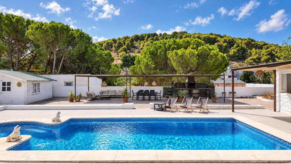 5 Bed Fritliggende villa in Alhaurín de la Torre