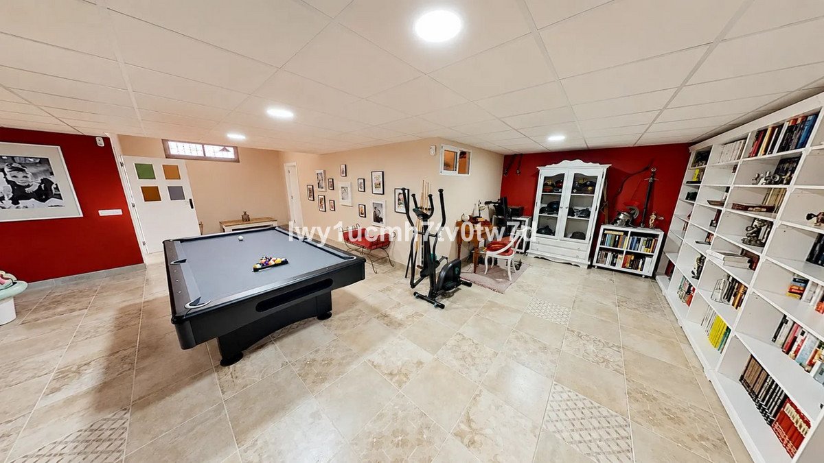5 Bed Wolnostojąca willa in Alhaurín de la Torre w Alhaurín de la Torre, 