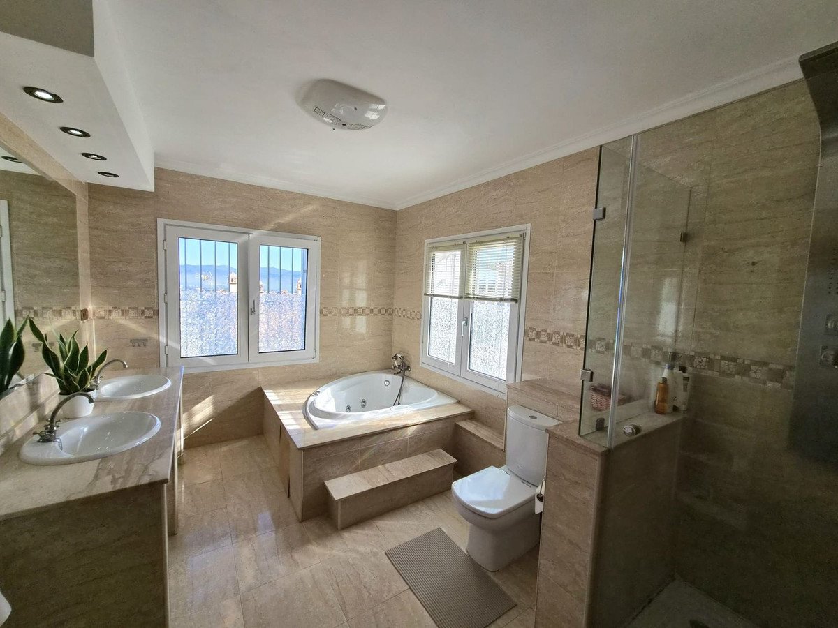 6 Bed Eraldiseisev villa in Alhaurín de la Torre - Alhaurín de la Torre, Üksikvilla