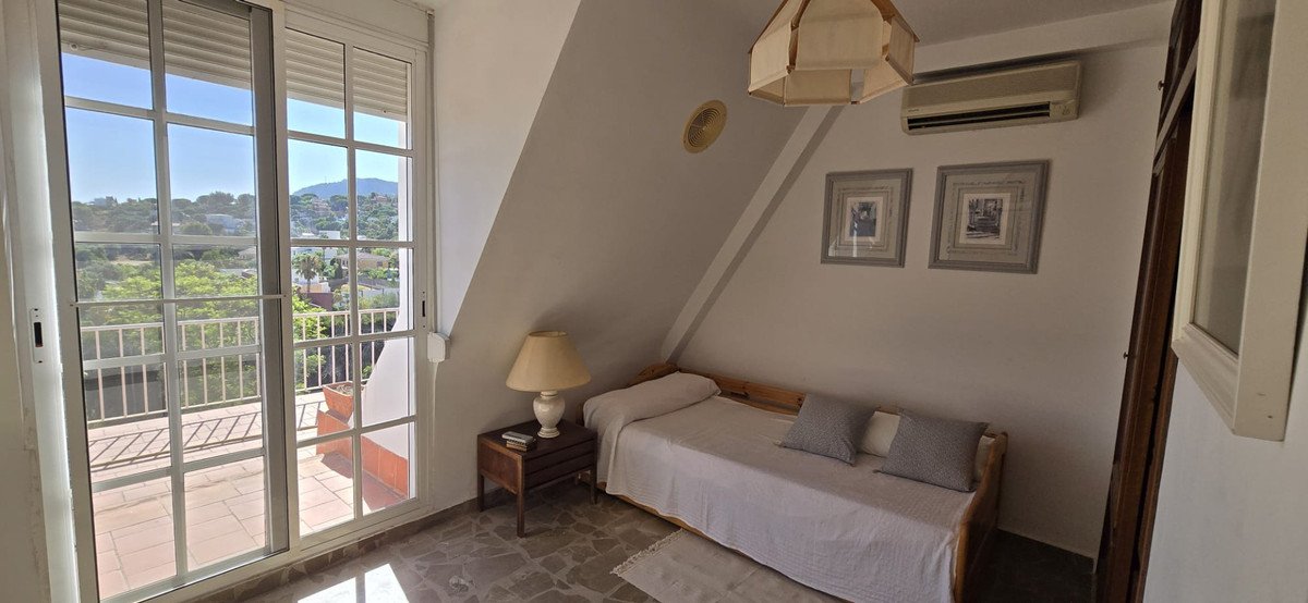 6 Bed Vrijstaande Villa in Alhaurín de la Torre in Alhaurín de la Torre, 