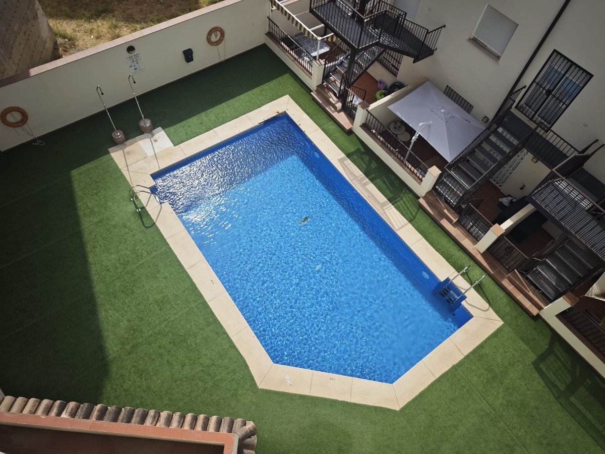 4 Bed Middle Floor Apartment in Alhaurín el Grande in Alhaurín el Grande, Apartment