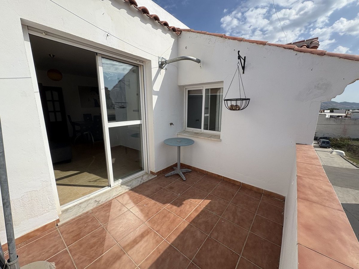 3 Bed Bovenste Verdieping Appartement in Alhaurín el Grande in Alhaurín el Grande, 