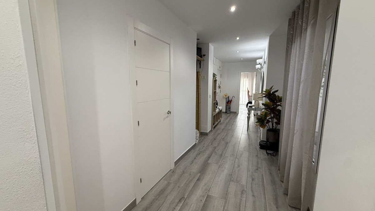 3 Bed Apartament na środkowym piętrze in Alhaurín el Grande w Alhaurín el Grande, 
