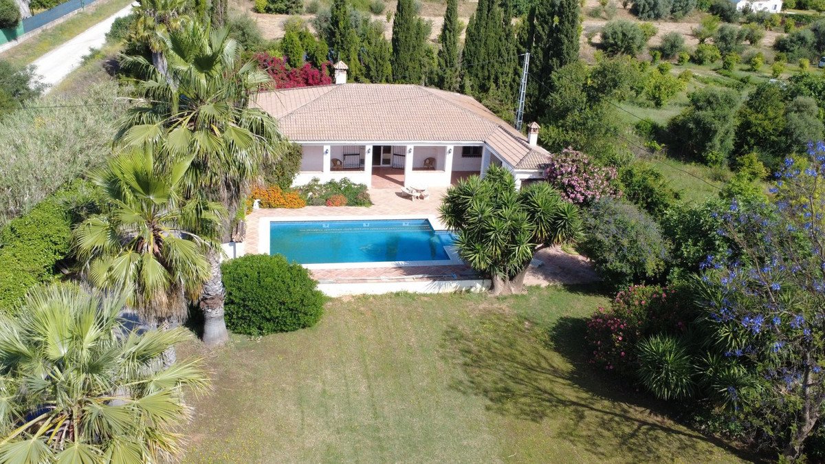 3 Bed Finca in Alhaurín el Grande in Alhaurín el Grande, 