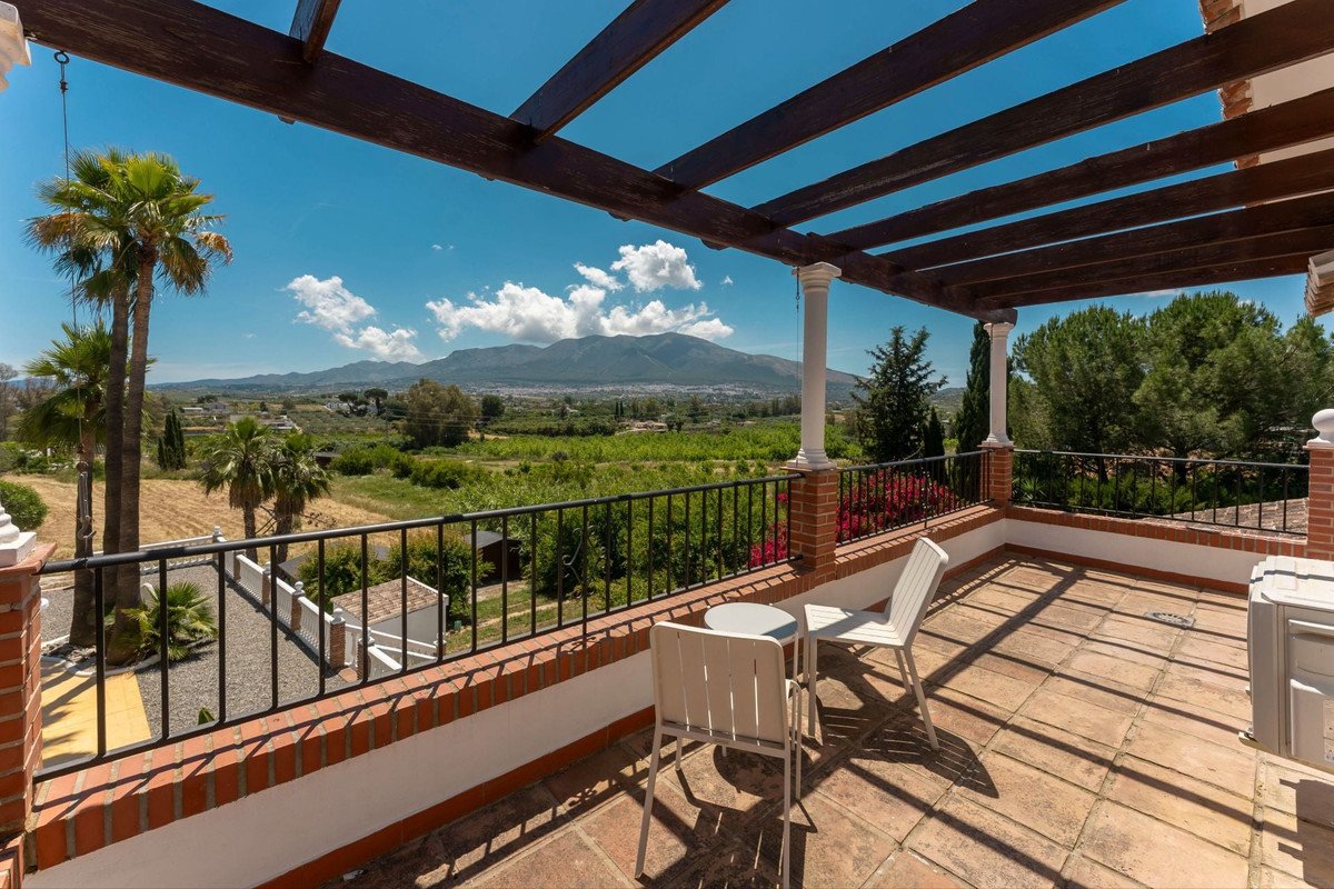 6 Bed فيلا مستقلة in Alhaurín el Grande في Alhaurín el Grande, 
