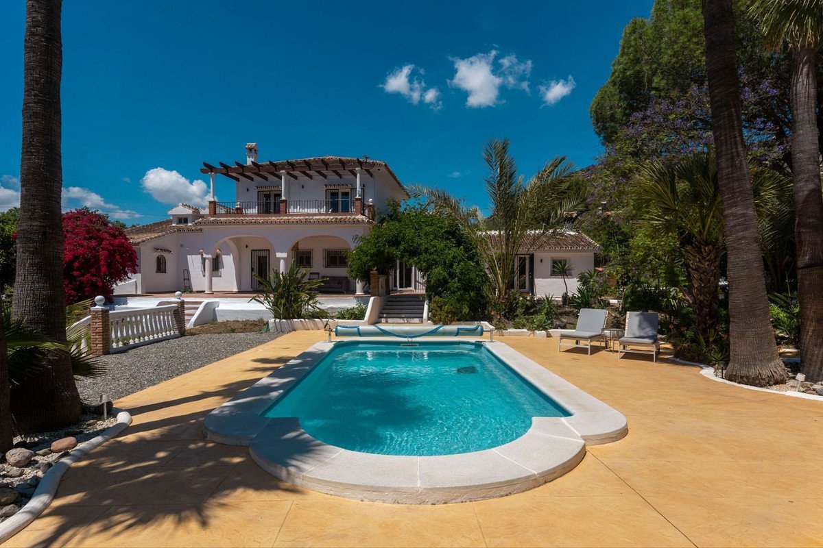 6 Bed Samostalna vila in Alhaurín el Grande у Alhaurín el Grande, Финка - Кортихо