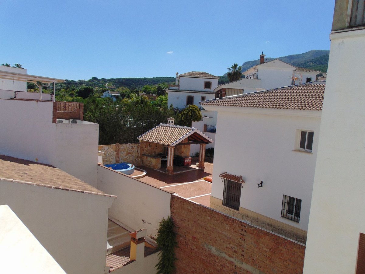 3 Bed بنتهاوس in Alhaurín el Grande في Alhaurín el Grande, 