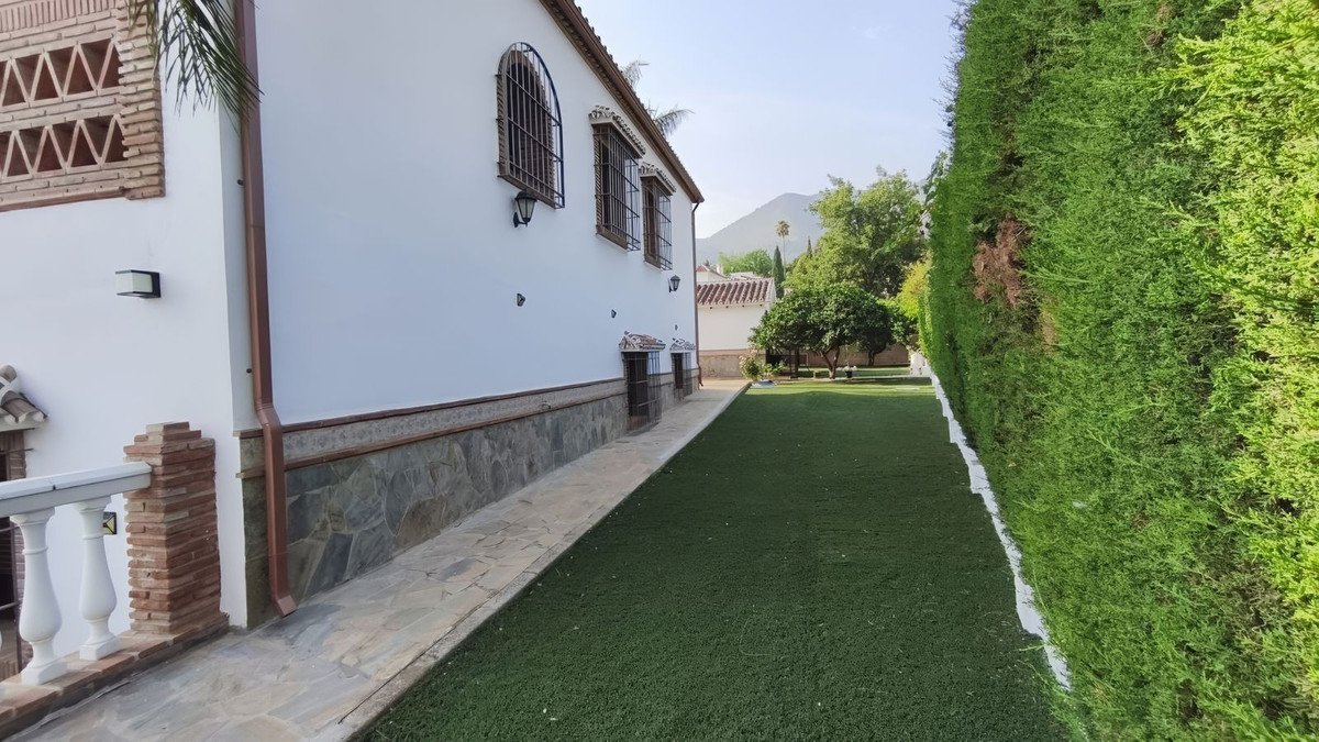 4 Bed فيلا مستقلة in Alhaurín el Grande في Alhaurín el Grande, 