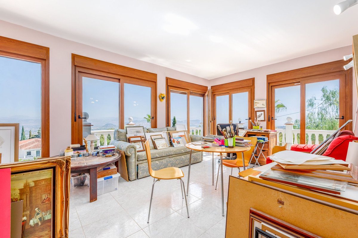 6 Bed فيلا مستقلة in Alhaurín el Grande في Alhaurín el Grande, 
