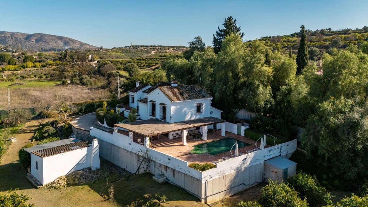 4 Bed Finca in Alhaurín el Grande in Alhaurín el Grande — Finca