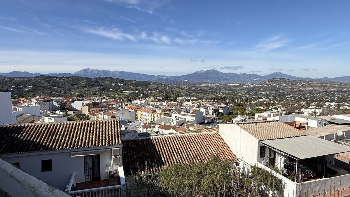 3 Bed Rijtjeshuis in Alhaurín el Grande in Alhaurín el Grande — Rijtjeshuis