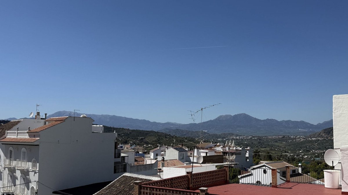 4 Bed بيت مدينة in Alhaurín el Grande في Alhaurín el Grande — منزل منفصل