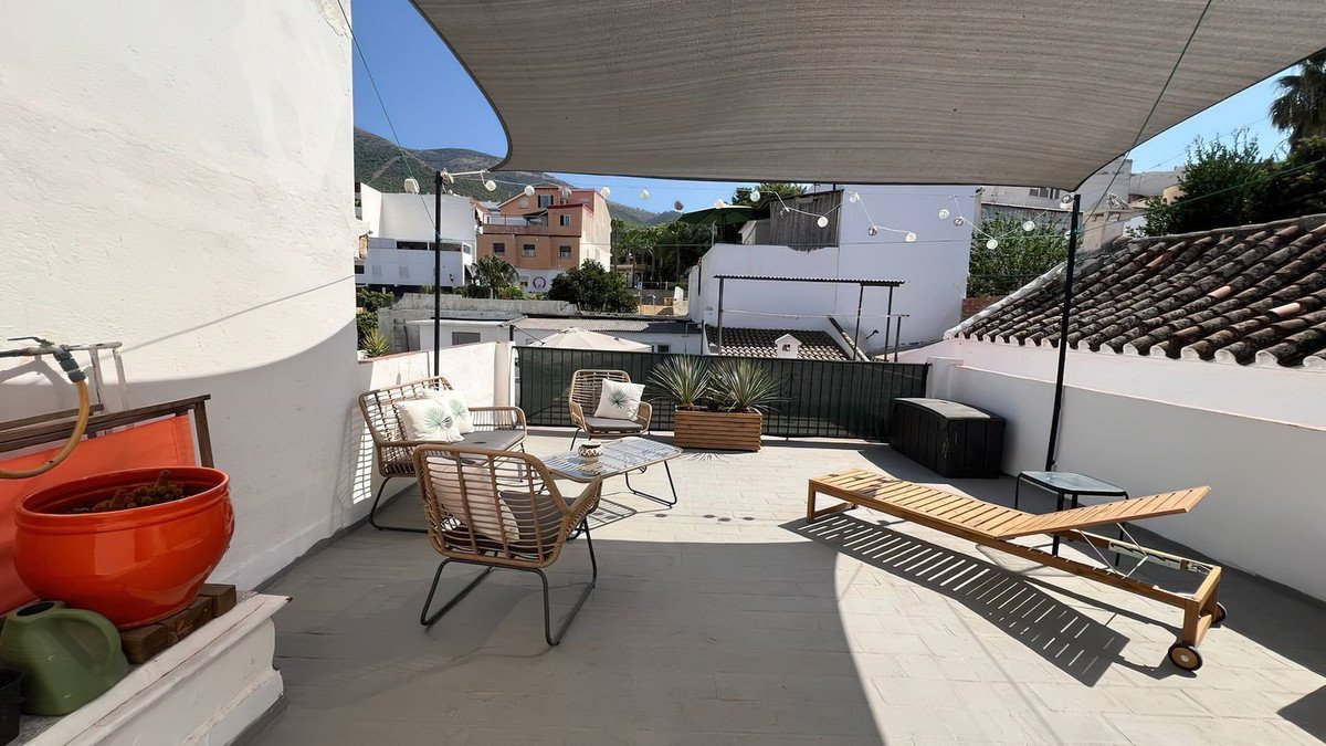 5 Bed Townhouse in Alhaurín el Grande in Alhaurín el Grande, Townhouse