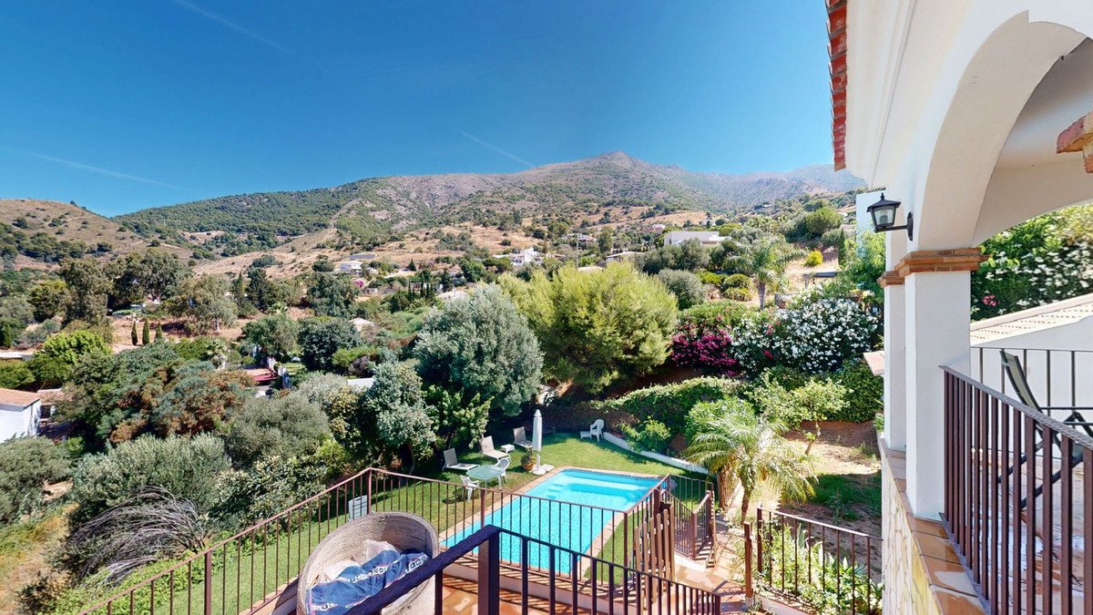 4 Bed Detached Villa in Valtocado in Valtocado, Detached Villa