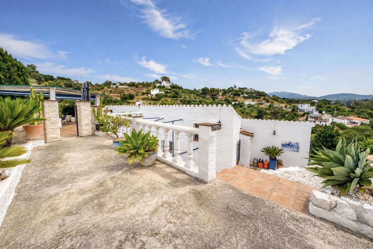 2 Bed Detached Villa in Alhaurín el Grande in Alhaurín el Grande, Detached Villa