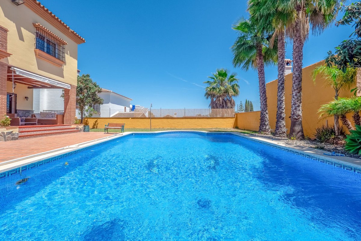 5 Bed Vrijstaande Villa in Alhaurín el Grande in Alhaurín el Grande — Vrijstaande Villa