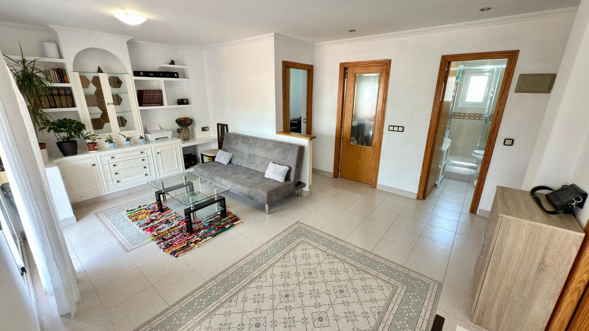 2 Bed شقة في الطابق الأوسط in Alicante في Alicante, شقة