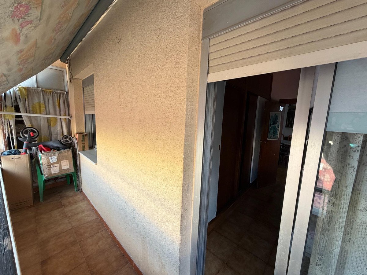2 Bed Middle Floor Apartment in Alicante in Alicante, Apartment
