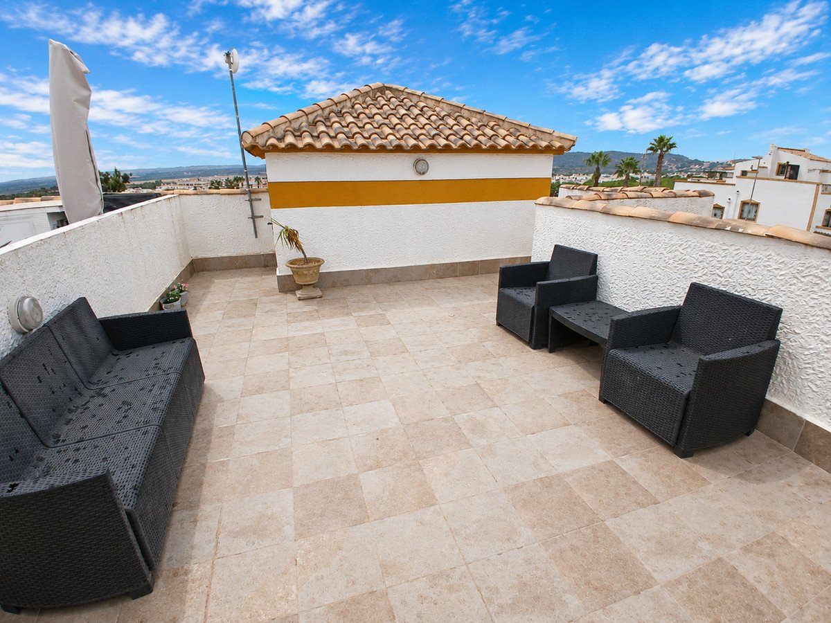 2 Bed Byt v nejvyšším patře in Alicante v Alicante, 