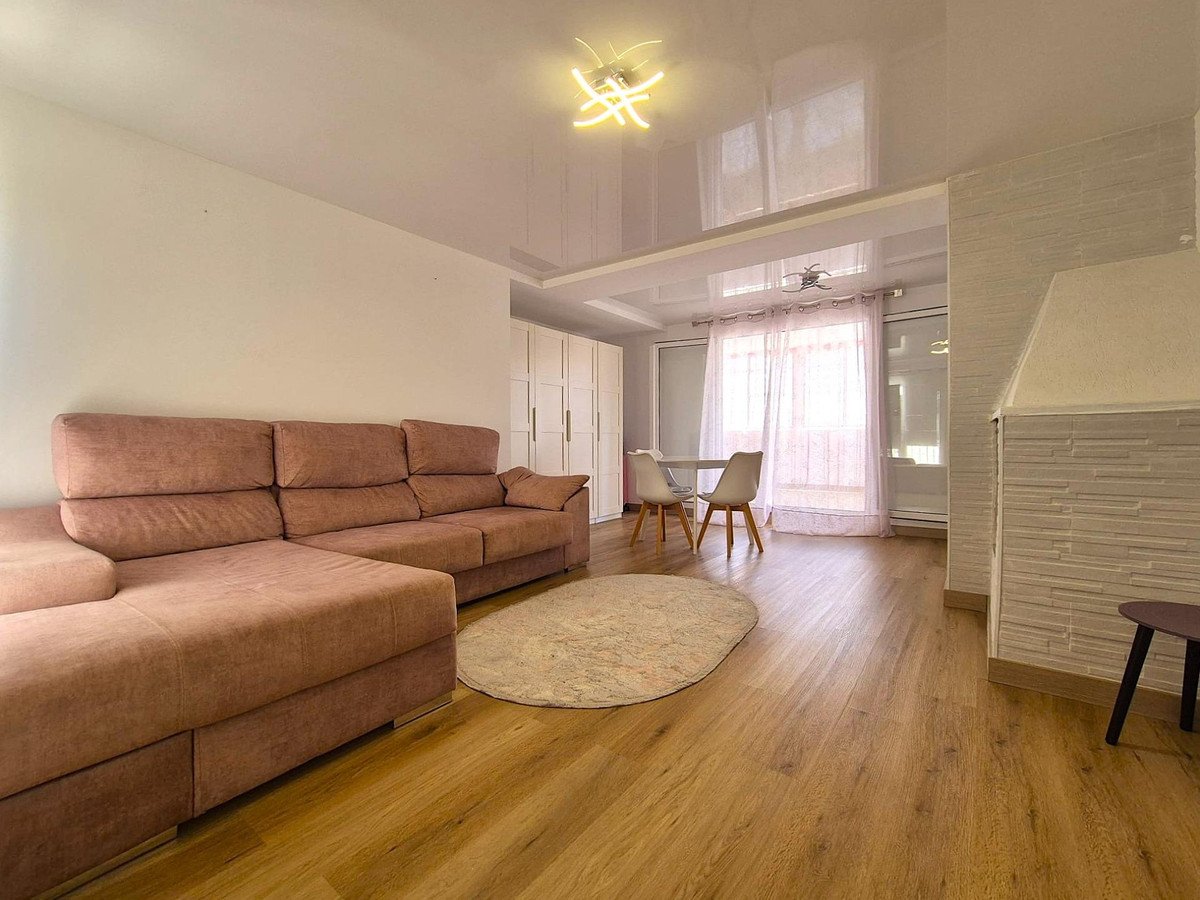 2 Bed Middle Floor Apartment in Alicante in Alicante, Apartment