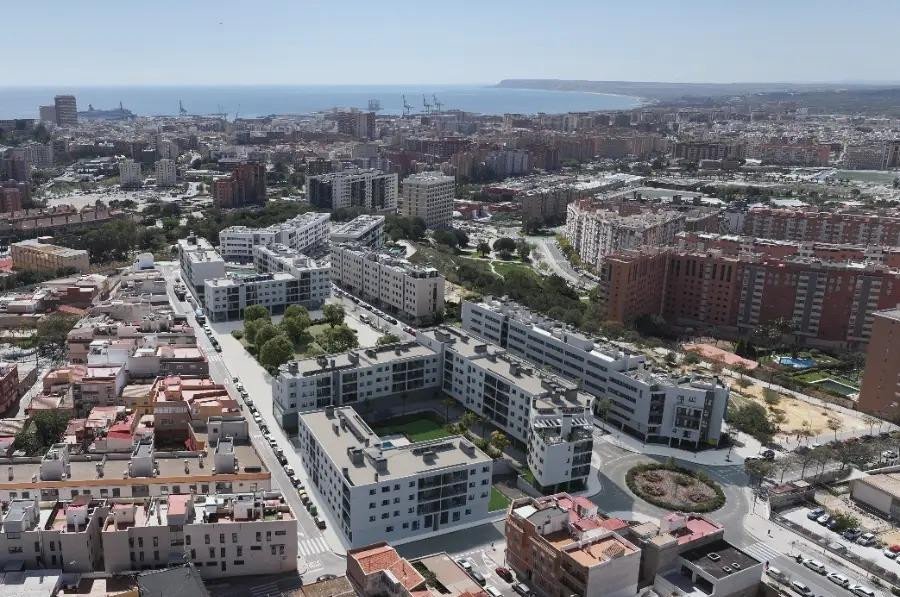 2 Bed Middle Floor Apartment in Alicante in Alicante, Apartment