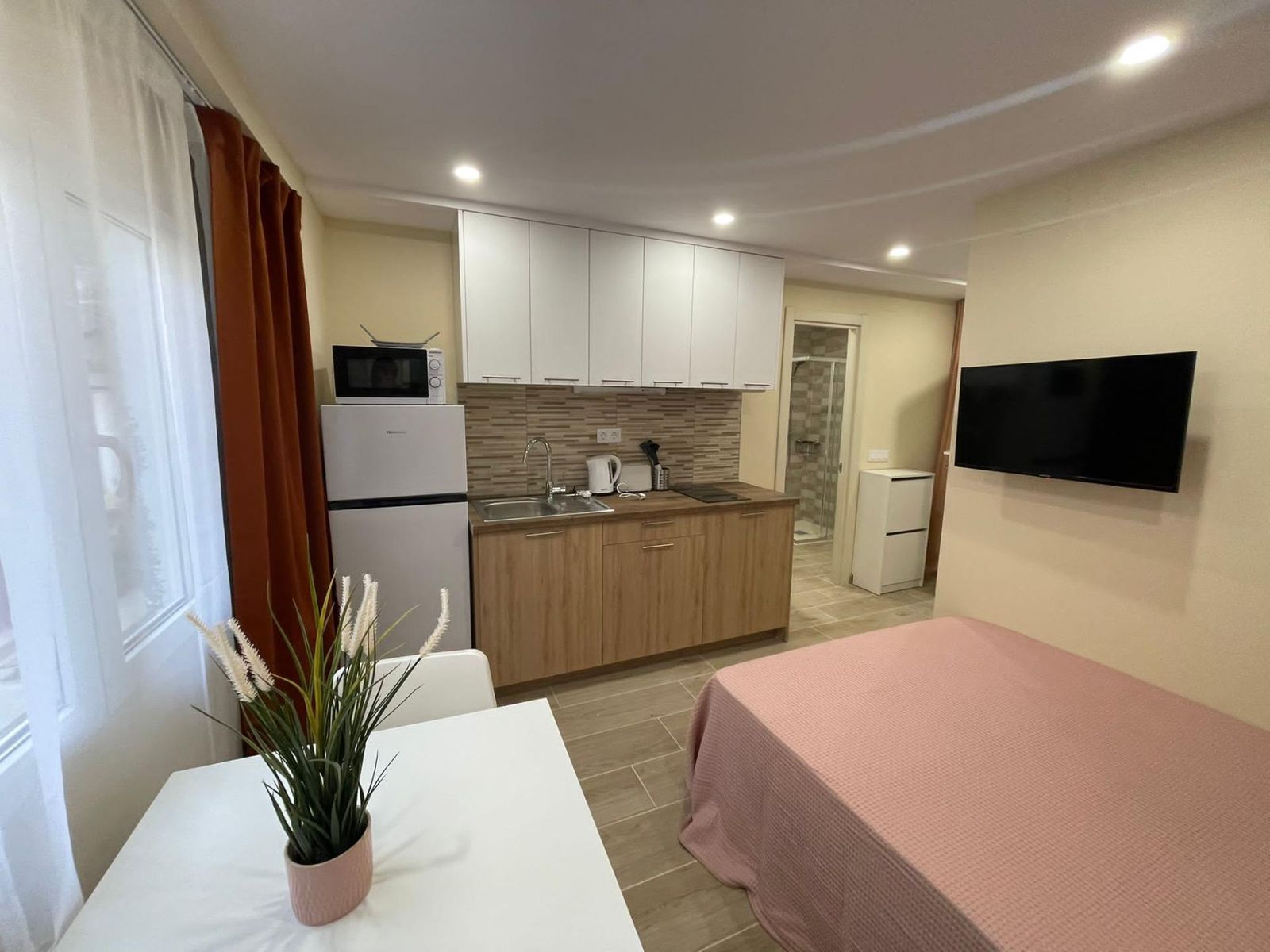 3 Bed شقة في الطابق الأوسط in Alicante في Alicante, شقة