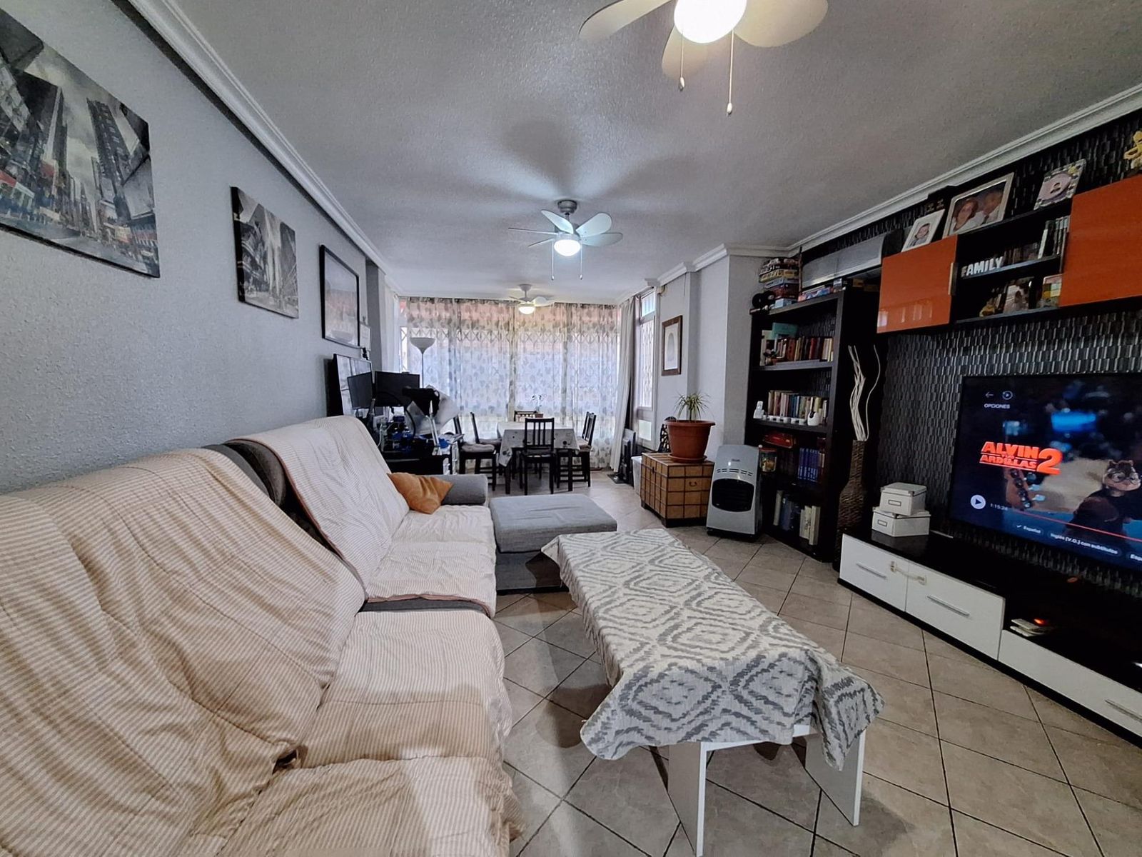 3 Bed شقة في الطابق الأوسط in Alicante في Alicante, شقة