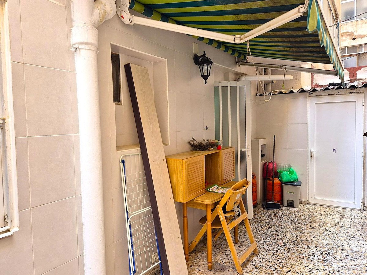 3 Bed Middle Floor Apartment in Alicante in Alicante, Apartment