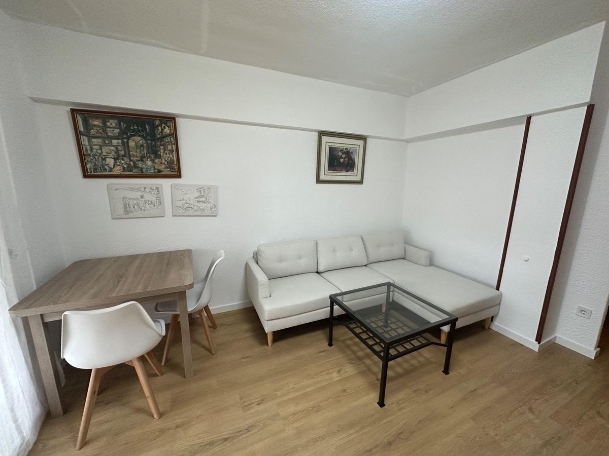 3 Bed Middle Floor Apartment in Alicante in Alicante, Apartment