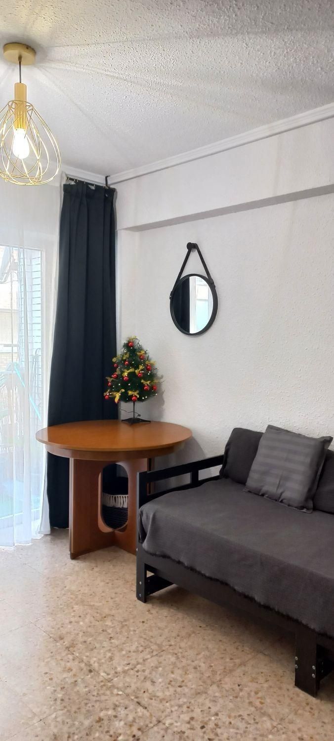 3 Bed شقة في الطابق الأوسط in Alicante في Alicante, شقة
