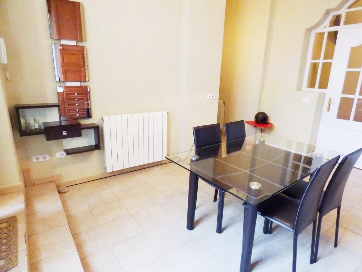 2 Bed Business in Alicante في Alicante, تجاري