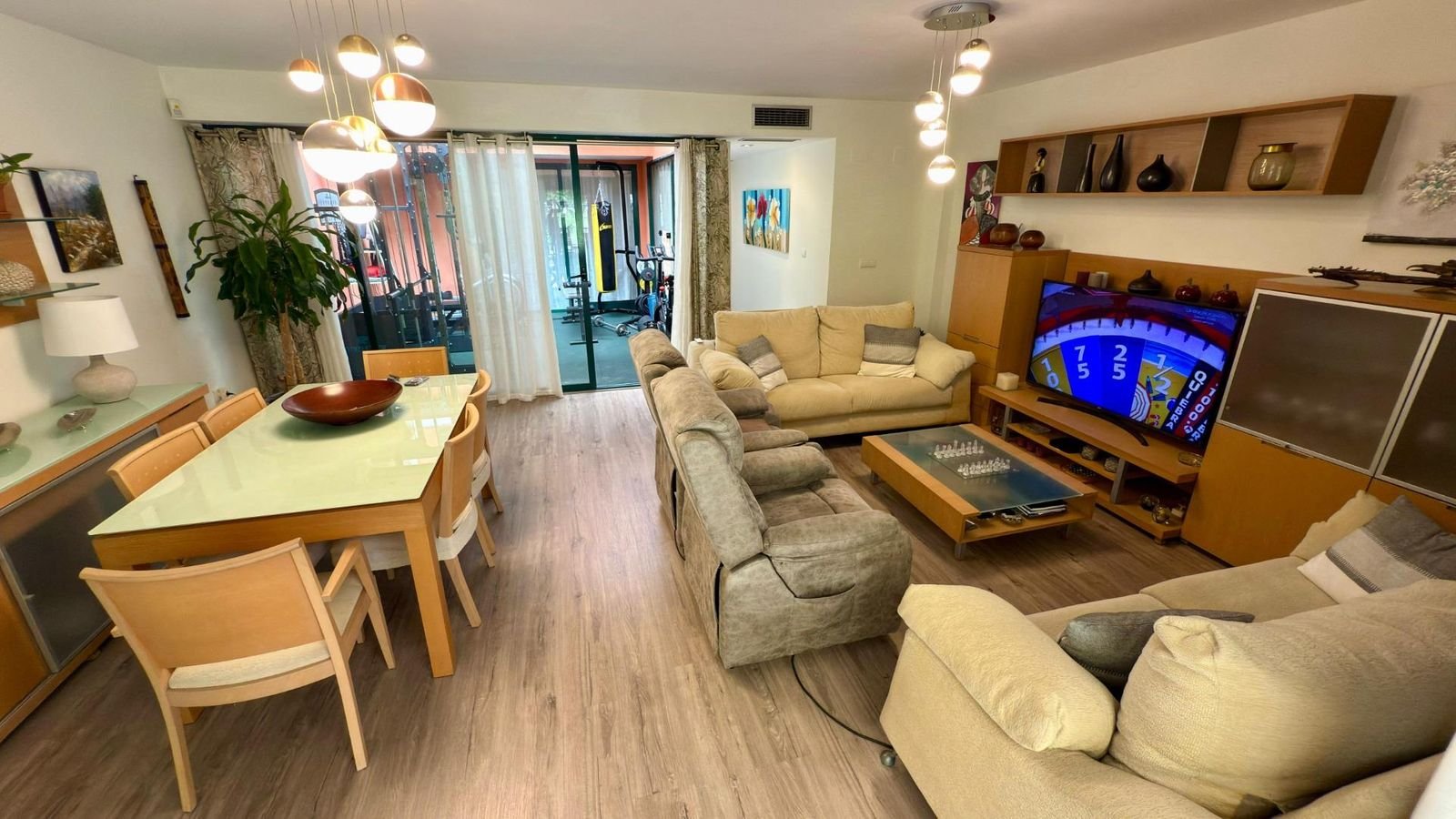 4 Bed Bungalow in Alicante في Alicante, تاون هاوس
